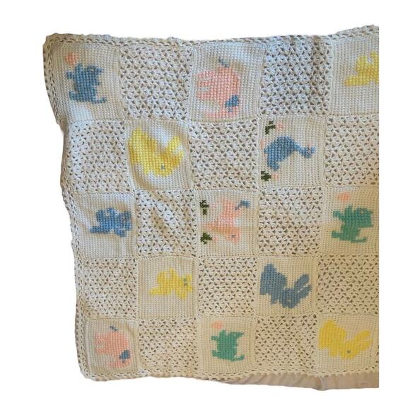 Vintage Hand Made Baby Throw Blanket Knit Crochet Afghan Animals 50" x 39" - Picture 4 of 5